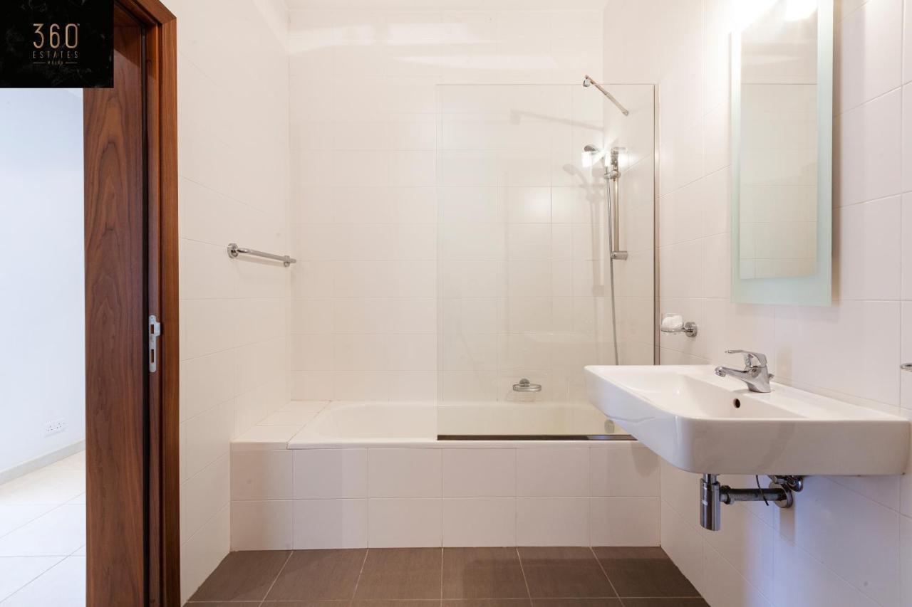Pender Lux Complex - 3Br Unit With Private Parking By 360 Estates Lägenhet St. Julian's Exteriör bild